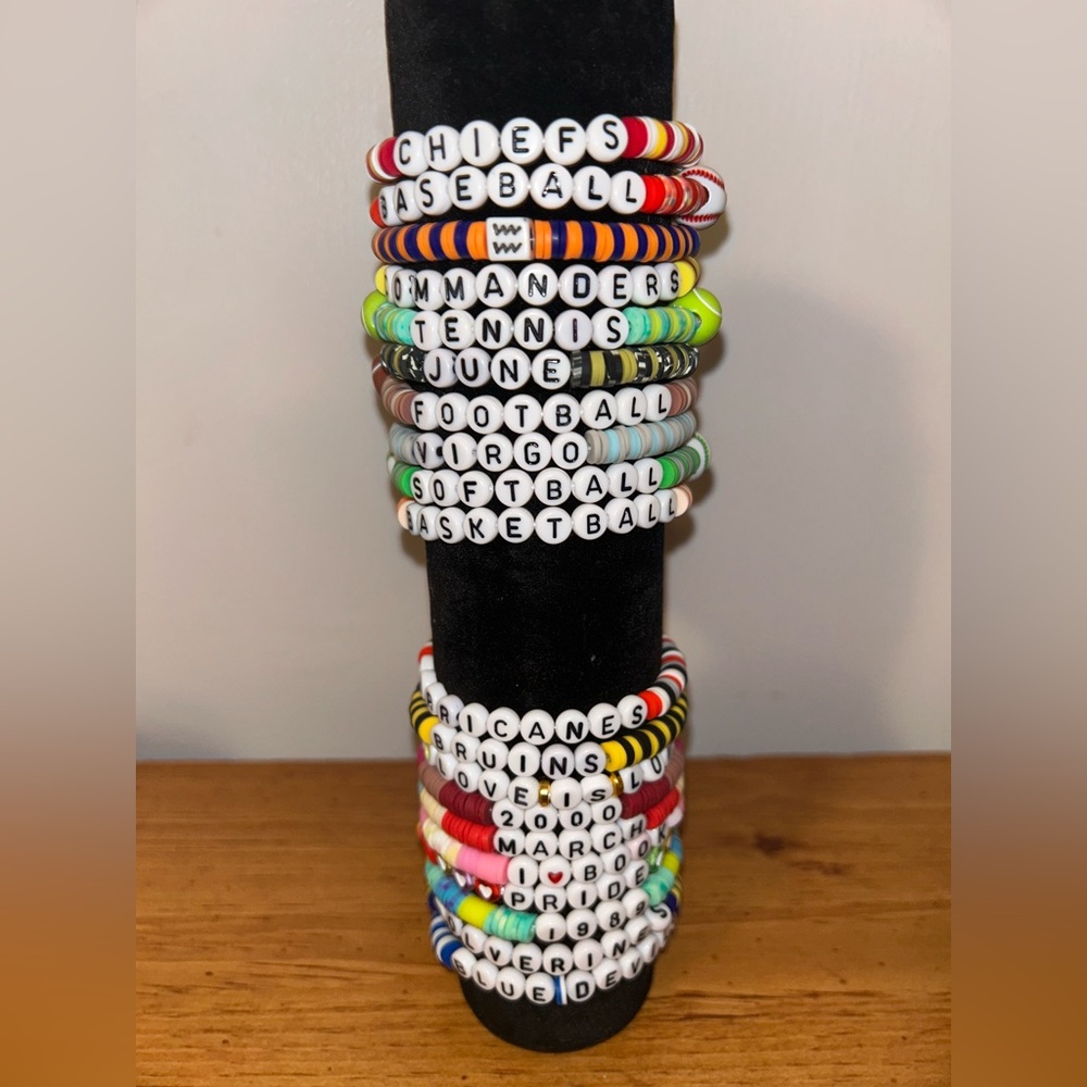 University of Michigan (Michigan Wolverines) Heishi Bracelet - Picture 5 of 11